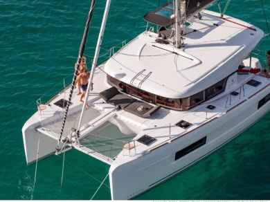Noleggio Catamarano Lagoon con patente nautica