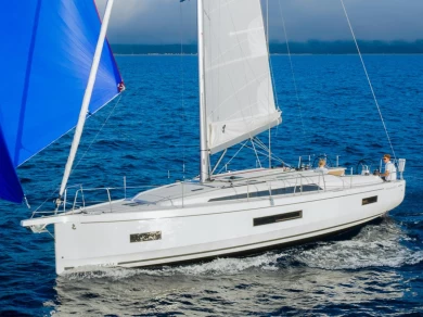 Sailboat rental in Trogir - Bénéteau Oceanis 40.1