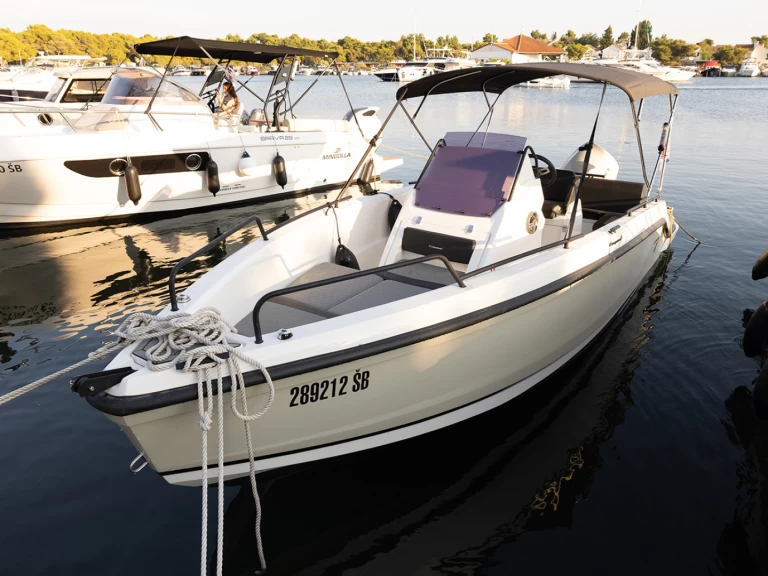 Louer Bateau à moteur avec ou sans skipper Compass Boats à Sibenik