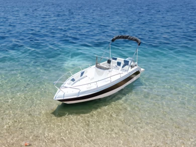 Barca a motore a noleggio a Sibenik al miglior prezzo
