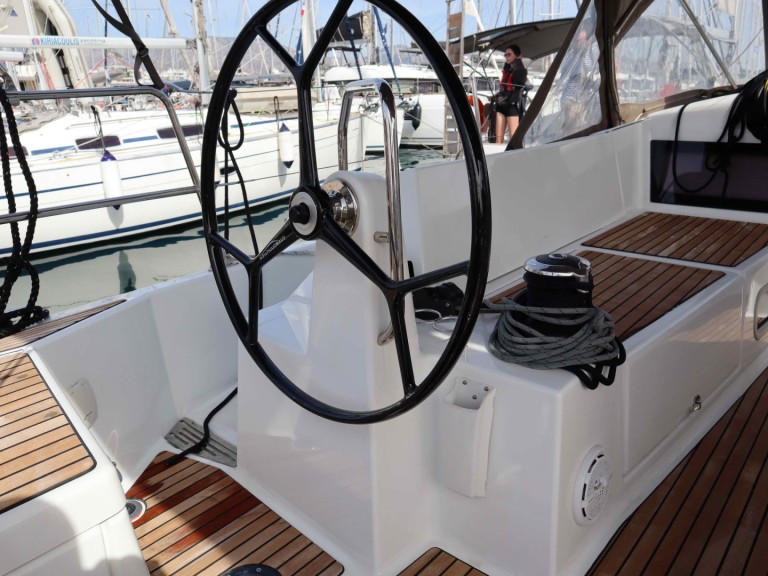 Louer Voilier avec ou sans skipper Jeanneau à Ligia