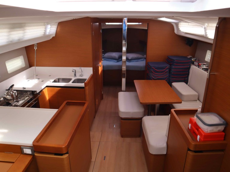 Jeanneau Sun Odyssey 440 a louer à Ligia