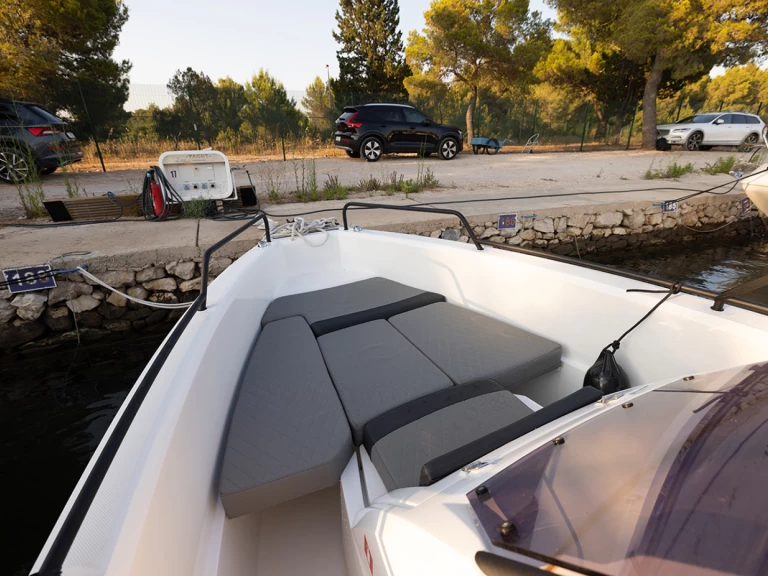 Compass Boats Compass 7s a louer à Sibenik