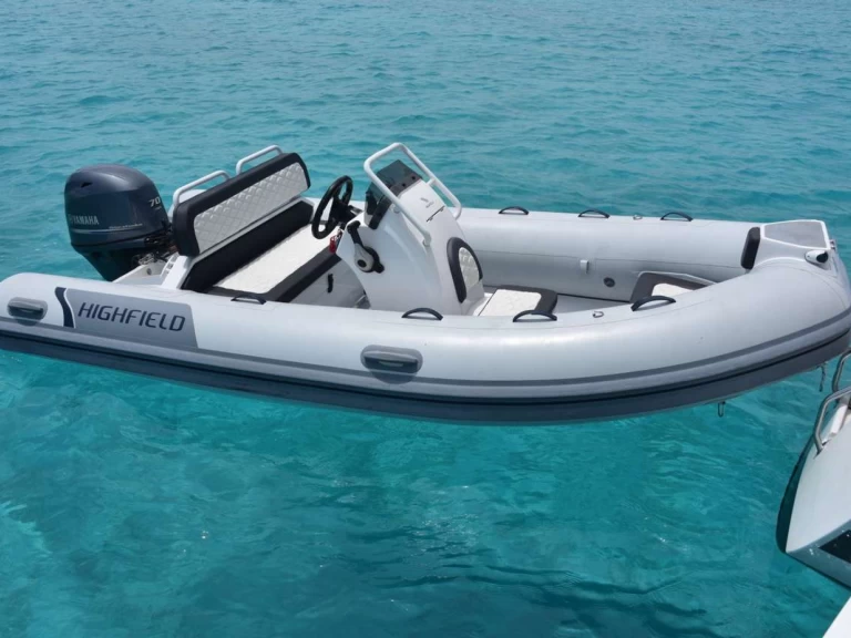 Location Yacht Fountaine Pajot avec permis