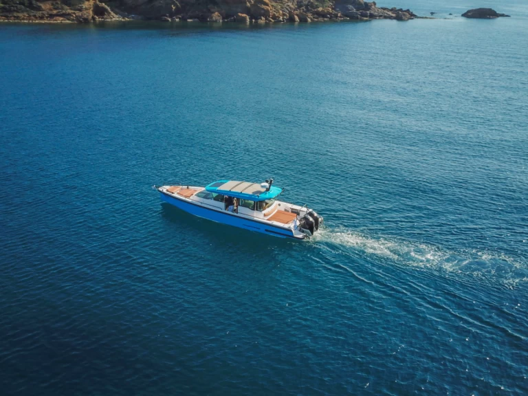 Location bateau Axopar Axopar 37 XC Cross Cabin à Chaniá sur Samboat