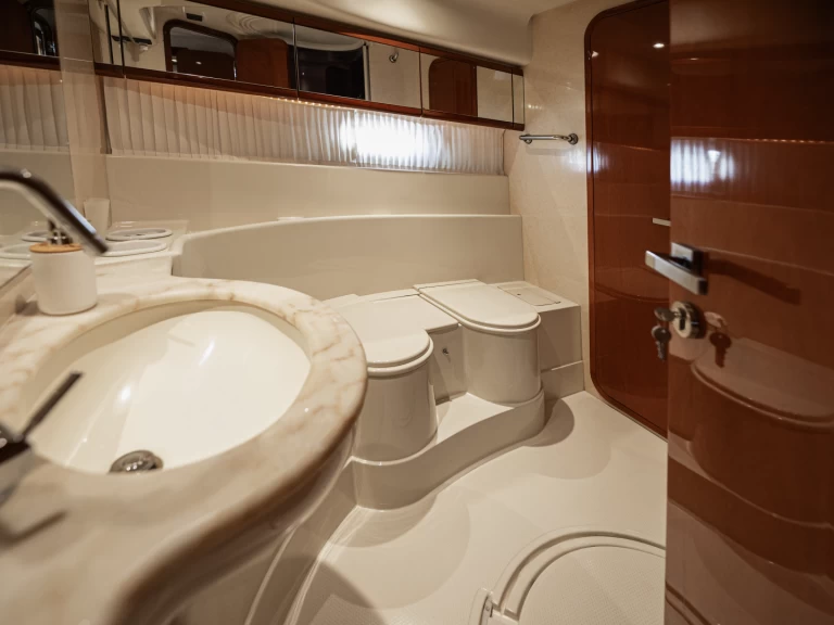 Louez un Ferretti Ferretti 165 Fly à Glyfáda