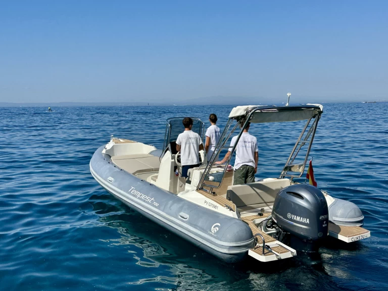 Location à Roses - Capelli Tempest 700 sur SamBoat