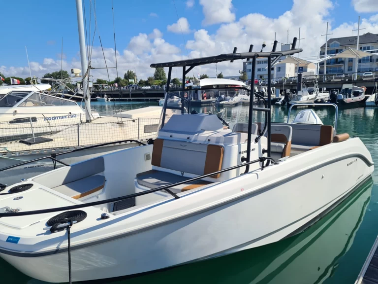 Location Bateau à moteur Bénéteau avec permis