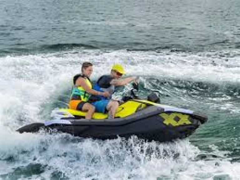 Location Jet ski Sealine avec permis