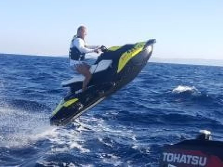 Sealine Spark  a louer à Rovinj