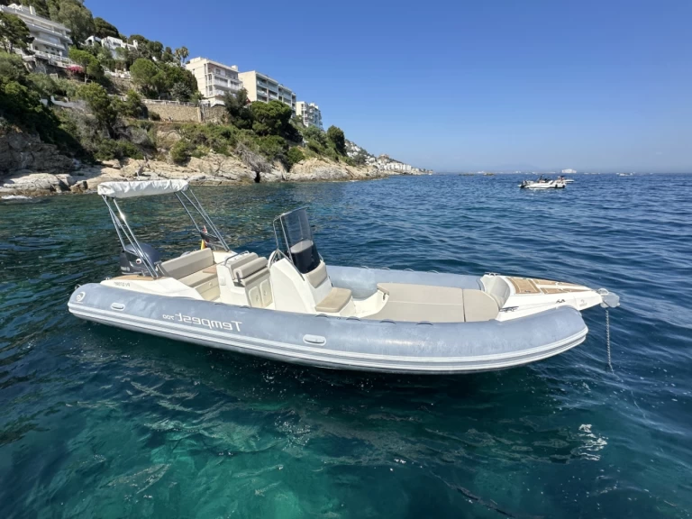 Location Bateau à moteur Capelli avec permis