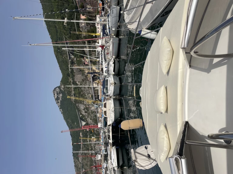 Louez un Cranchi Zaffiro 34 à Salerne