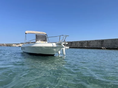 Charter a Salpa Salpa Soleil 20 in Sète on Samboat