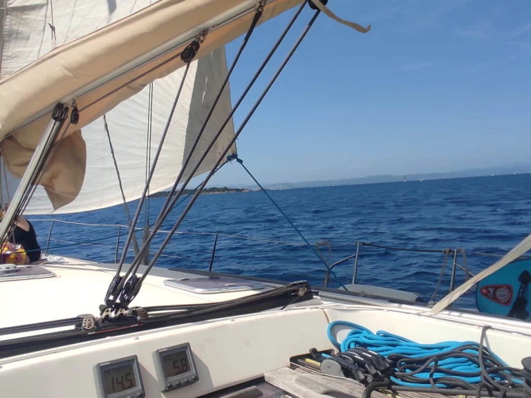 Location à Port de Hyères (St Pierre) - Dufour Dufour 485 Grand Large sur SamBoat