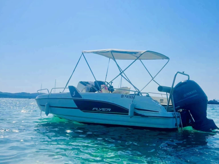 Location bateau Bénéteau Flyer 6.6 SUNdeck à Hyères sur Samboat