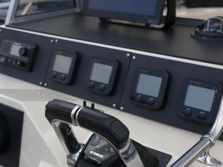 Location bateau Boston Whaler Boston Whaler 27 Outrage à Taormina sur Samboat