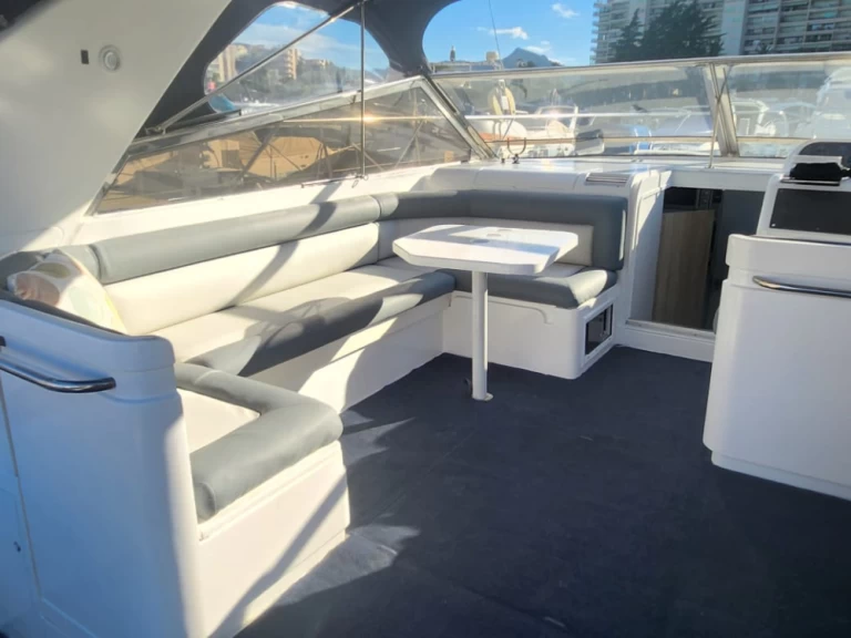 Louer Bateau à moteur avec ou sans skipper Fairline à Cannes