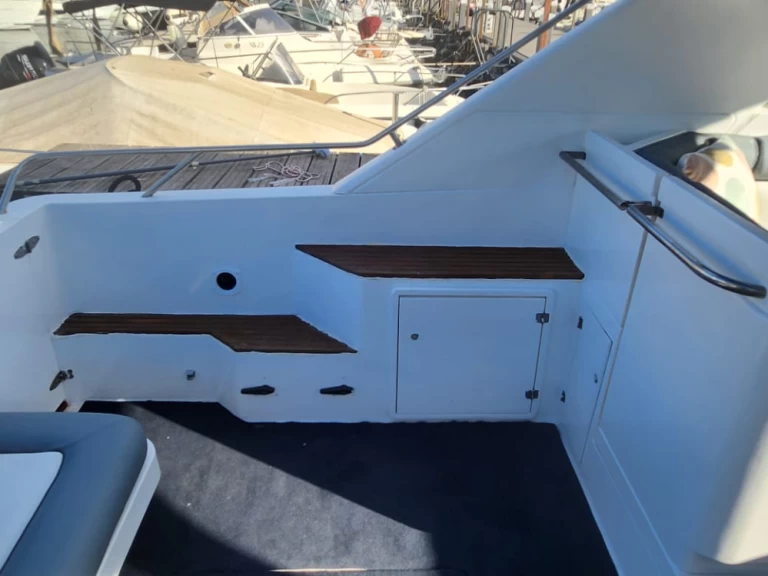 Bateau à moteur à louer à Cannes au meilleur prix