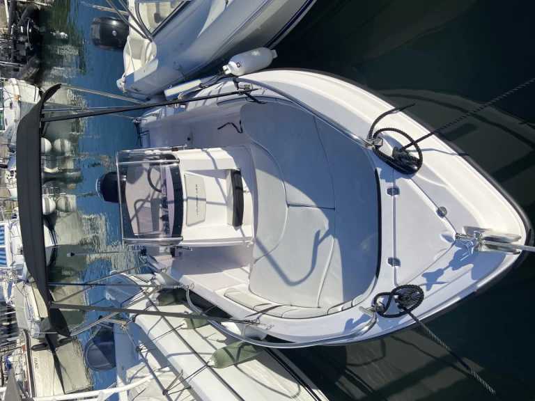 Bateau à moteur à louer à Fréjus au meilleur prix