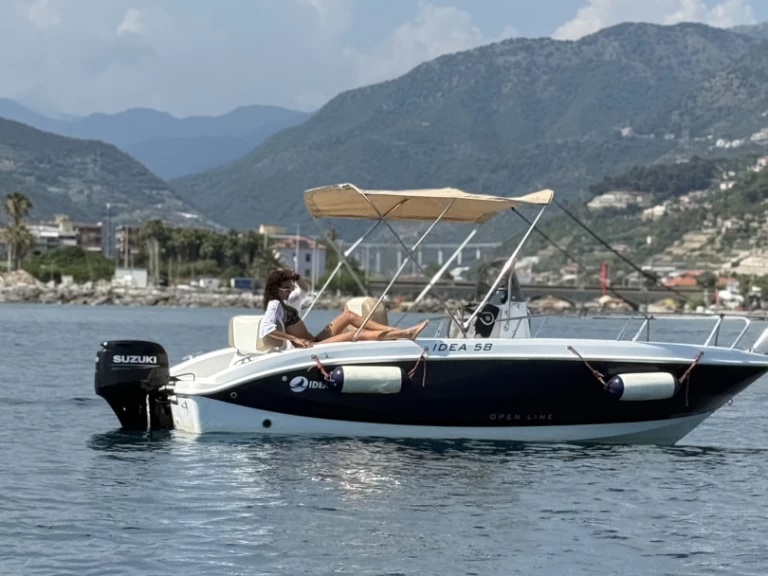 Louer Bateau à moteur avec ou sans skipper Idea Marine à Arma di Taggia