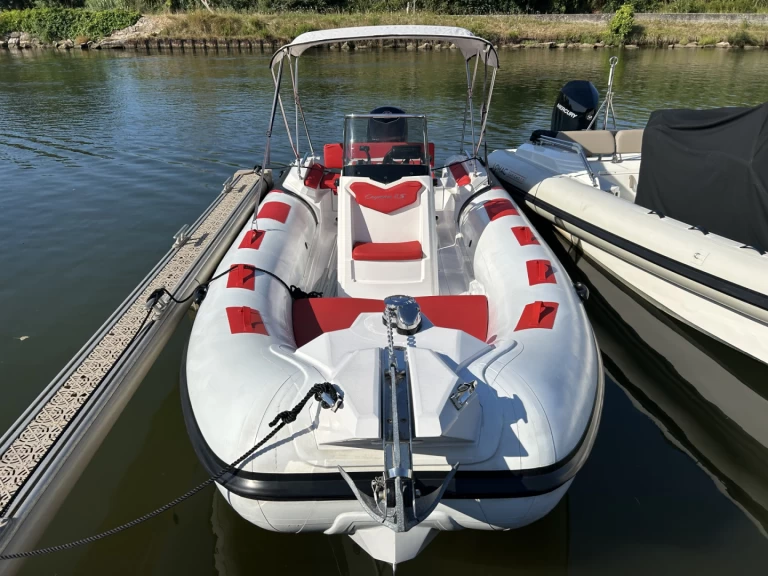 Location bateau Hyères pas cher Cayman 21 Sport