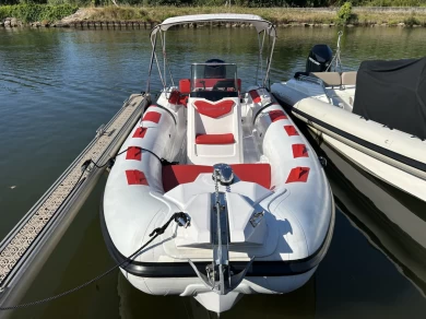 Yacht charter Hyères cheap Cayman 21 Sport