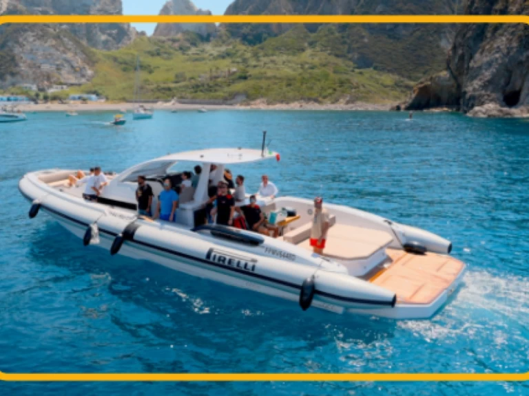 Location Semi-rigide à Naples - Pirelli 50 EFB