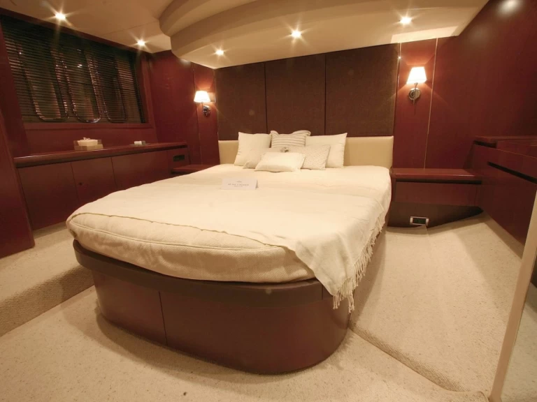 Bateau à moteur à louer à Antibes au meilleur prix