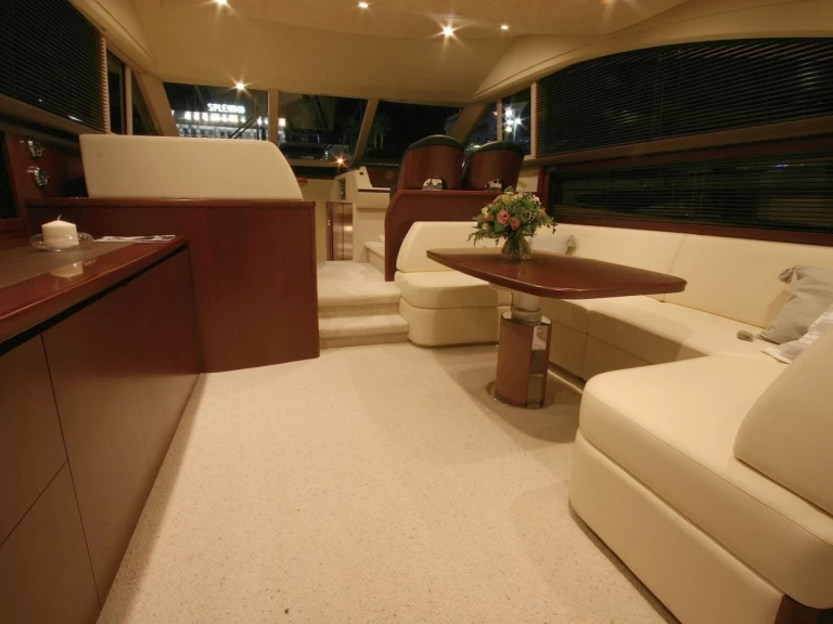 Princess Princess 54 a louer à Antibes