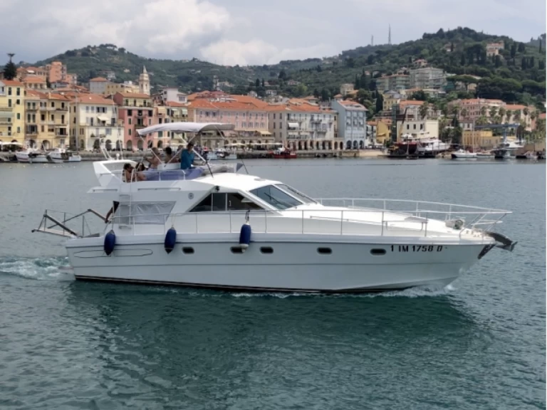 Location bateau Raffaelli Storm à San Lorenzo al Mare sur Samboat