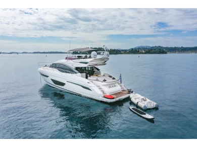Noleggiare una Princess Princess S65 Sport Flybridge a Gouviá