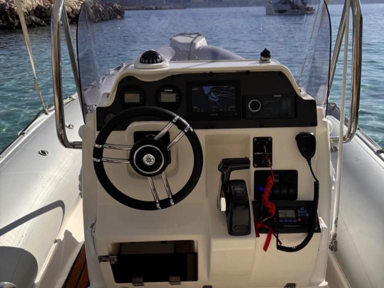 Louez un Joker Boat Clubman 23 à Bormes-les-Mimosas