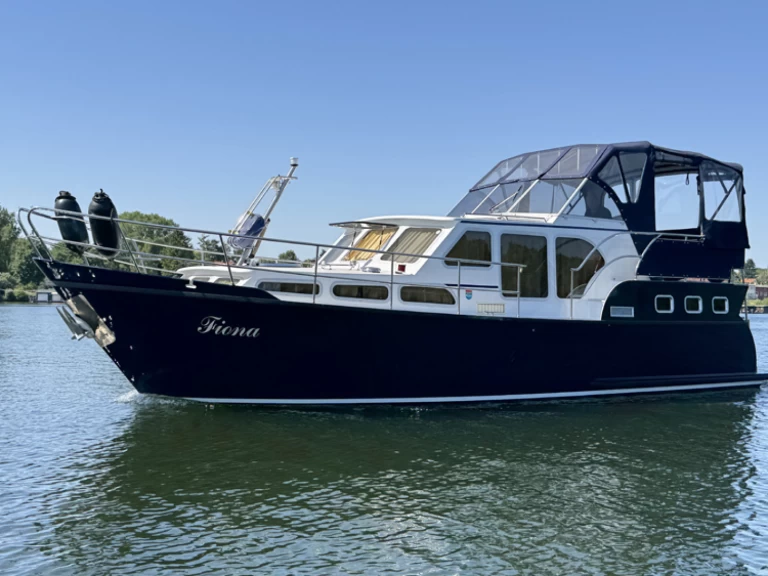 Location Péniche FB-Yachtcharter avec permis