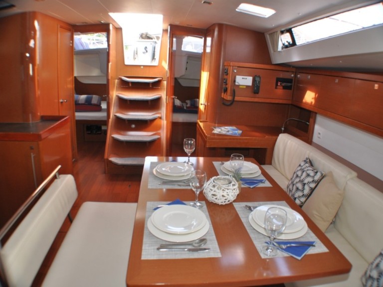 Bénéteau Oceanis 48 a louer à Punat