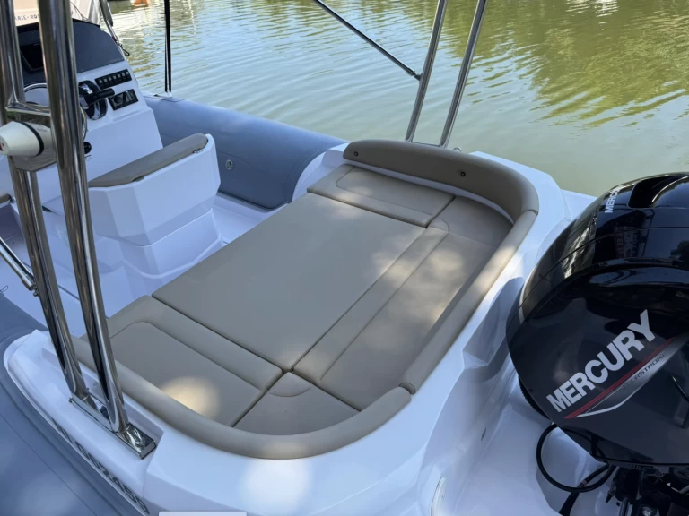 Location à Mandelieu-la-Napoule - Predator 650 sur SamBoat