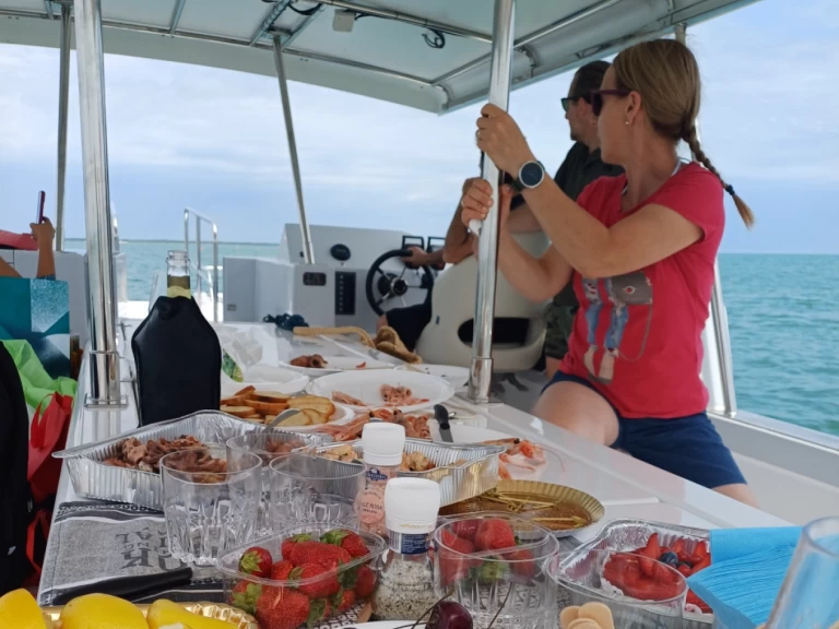 Location bateau Lagoon 33 solar à Caorle sur Samboat