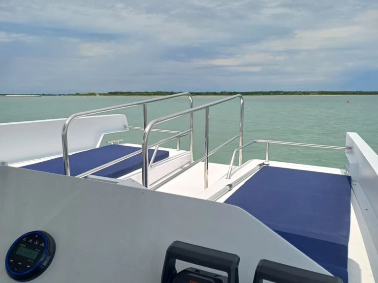Louer Bateau à moteur avec ou sans skipper Lagoon à Caorle