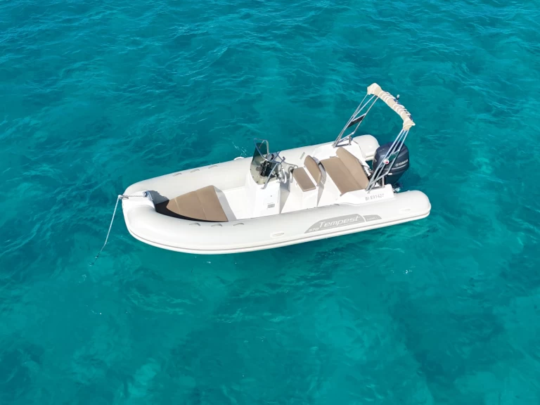 Location Semi-rigide Capelli avec permis