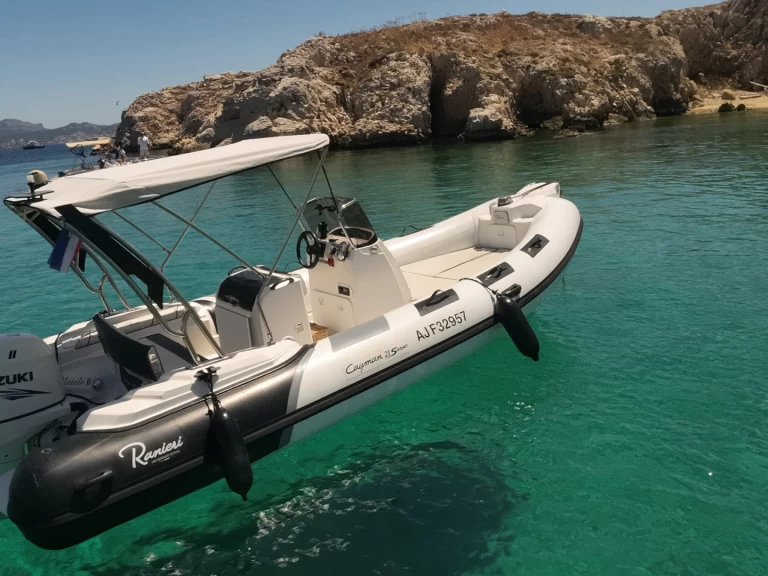 Location Semi-rigide Ranieri avec permis