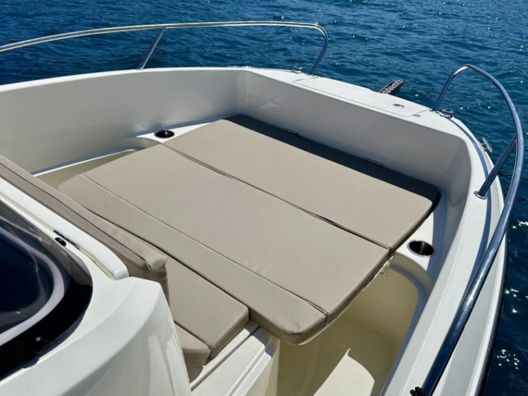 Louer Bateau à moteur avec ou sans skipper Quicksilver à Marseille