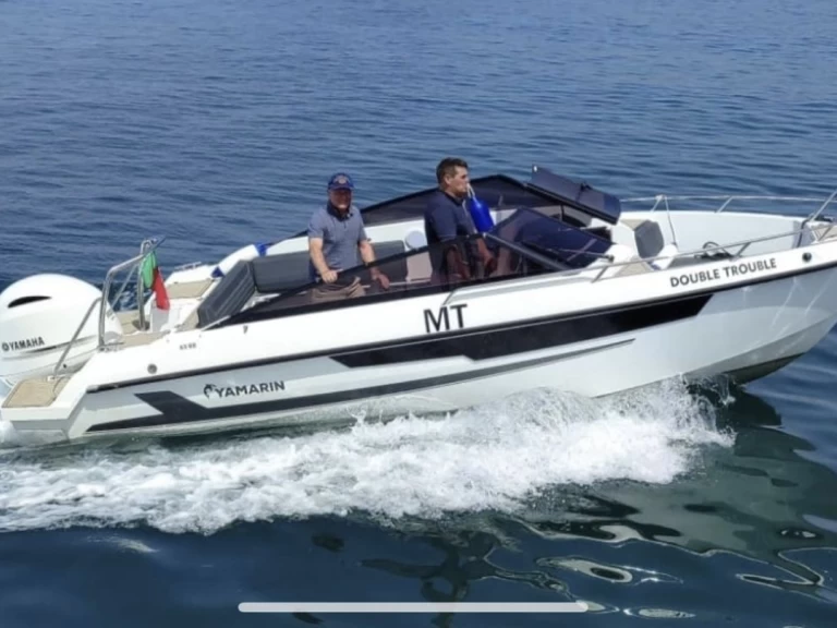 Bateau à moteur à louer à Marina de Lagos au meilleur prix