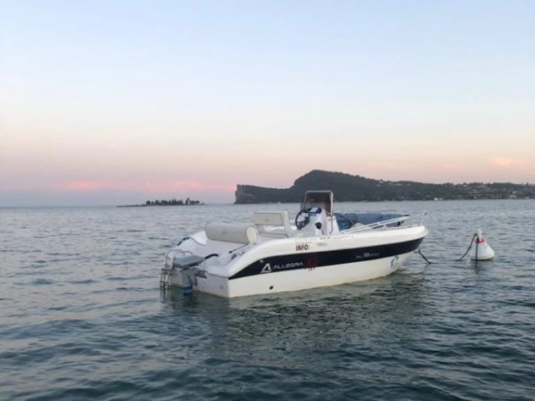 Louez un Allegra Boats All 19 Open à Baveno