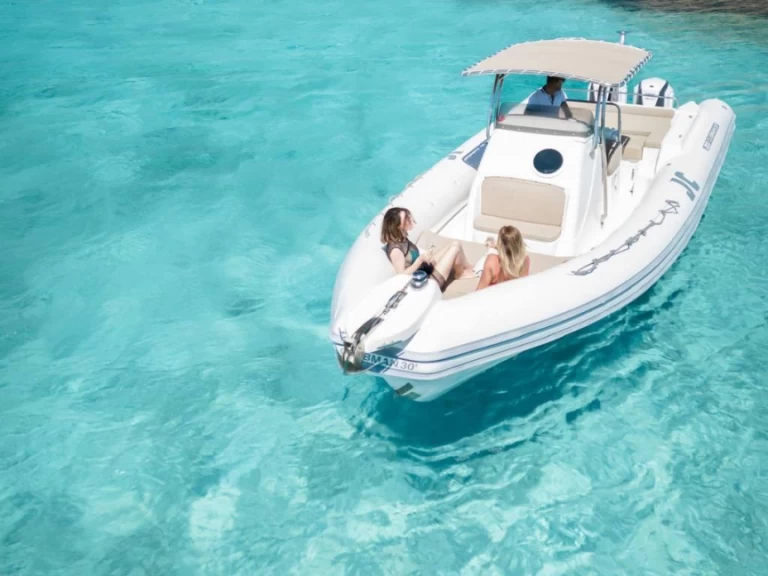 Joker Boat Clubman 30 a louer à La Maddalena