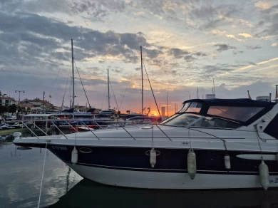 Maxum Maxum 3000 charter bareboat eller skeppad i Cambrils
