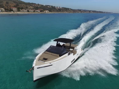 Yacht di lusso a noleggio a Cannes al miglior prezzo