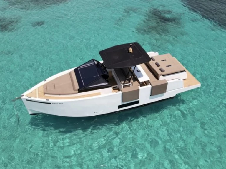 De Antonio D34 a louer à Cannes