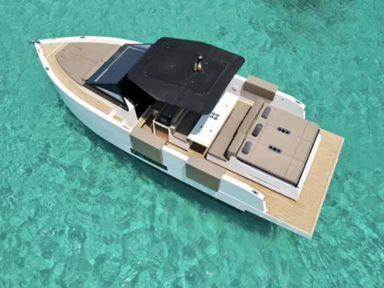 Location à Cannes - De Antonio D34 sur SamBoat