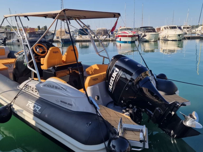 Semi-rigide à louer à Pula au meilleur prix