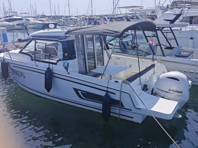 Bareboat Rental Motorboat Jeanneau with a boat licence