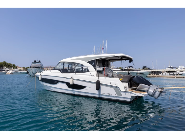 Location Bateau à moteur à Rogoznica - Bénéteau Antares 11 OB